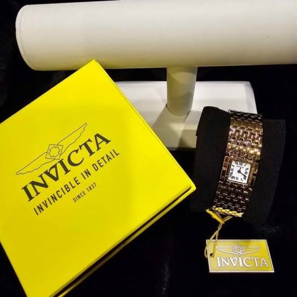 New in box, Ladies Invicta Mayamar watch 21MM